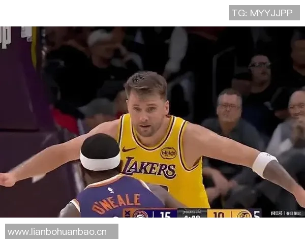 里夫斯缺席,半场詹姆斯15分、东契奇17分,湖人半场62-62太阳!