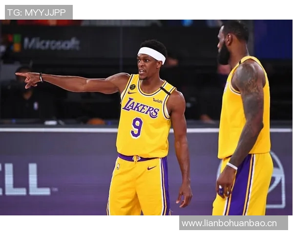 麦迪观看广西女孩冯敏敏野球表现：这一招一式 直接给我整恍惚了